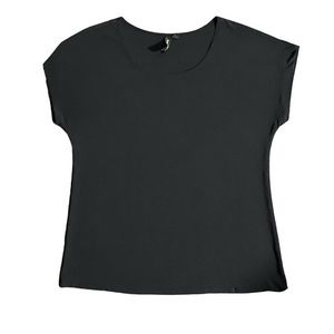 Women black tee shirt